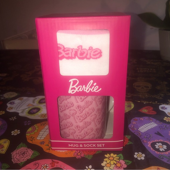 Barbie the movie Mug and socks gift set. New in box perfect holiday gift - Picture 2 of 7